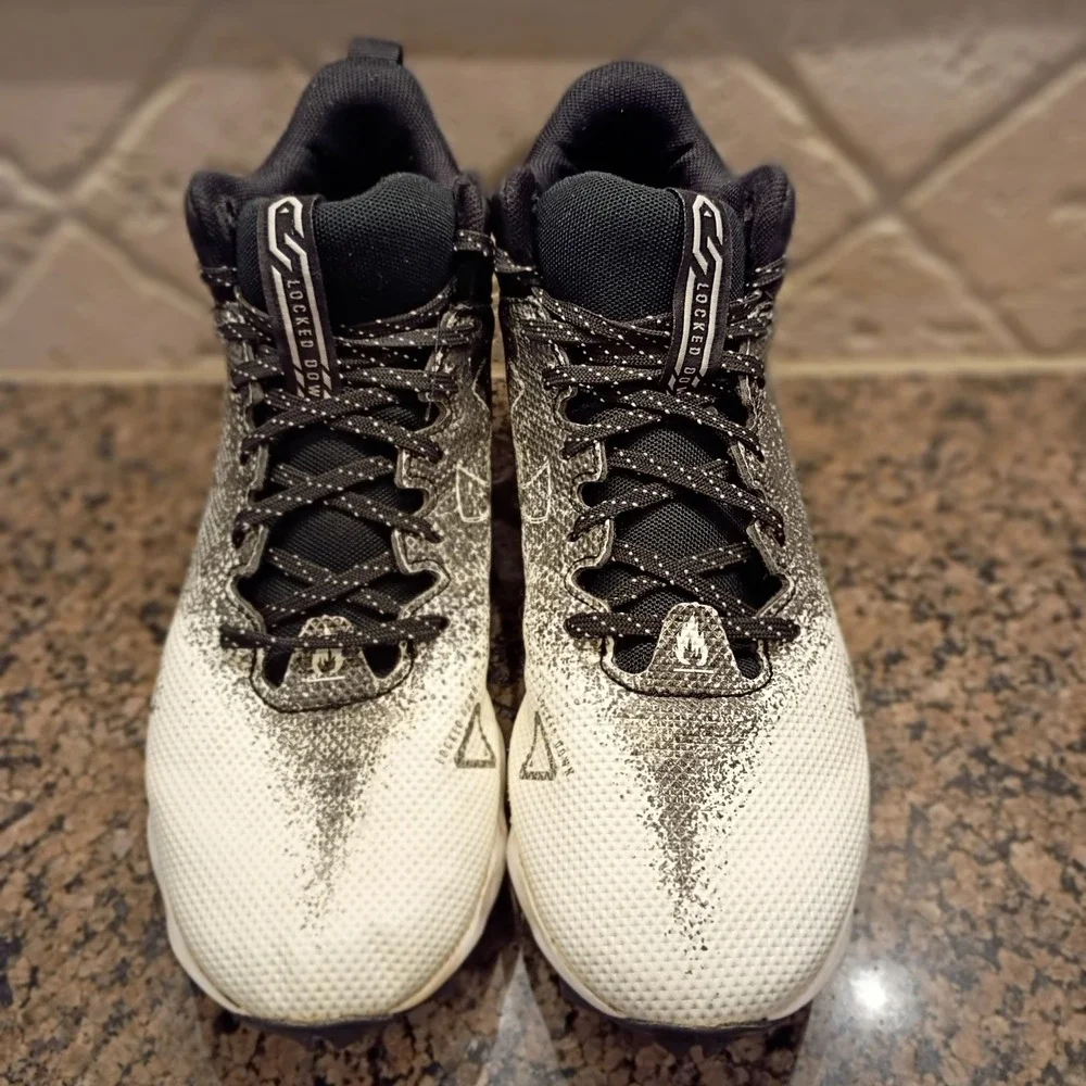 Under Armour Lead Off Mid RM Baseball Cleats Black White 3025083-001 Mens 7.5